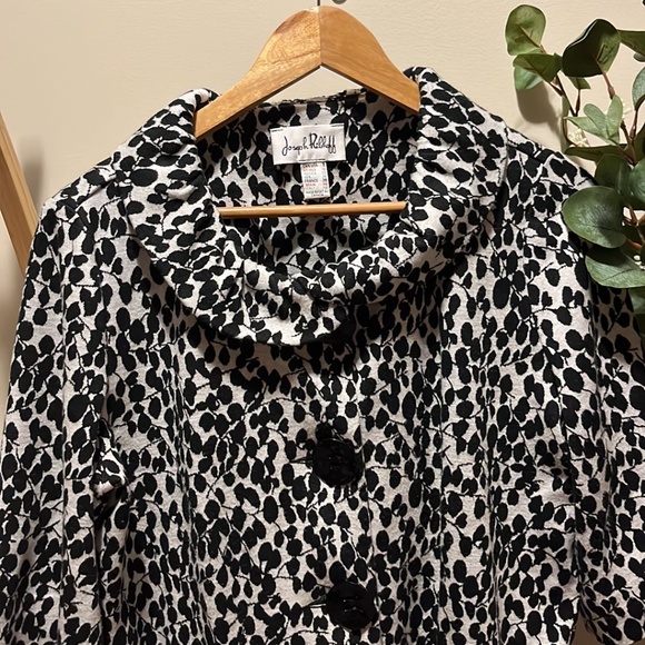 Joseph Ribkoff Oversized Leaf Design 3/4 Sleeve Crowl Neck Coat - Picture 3 of 5